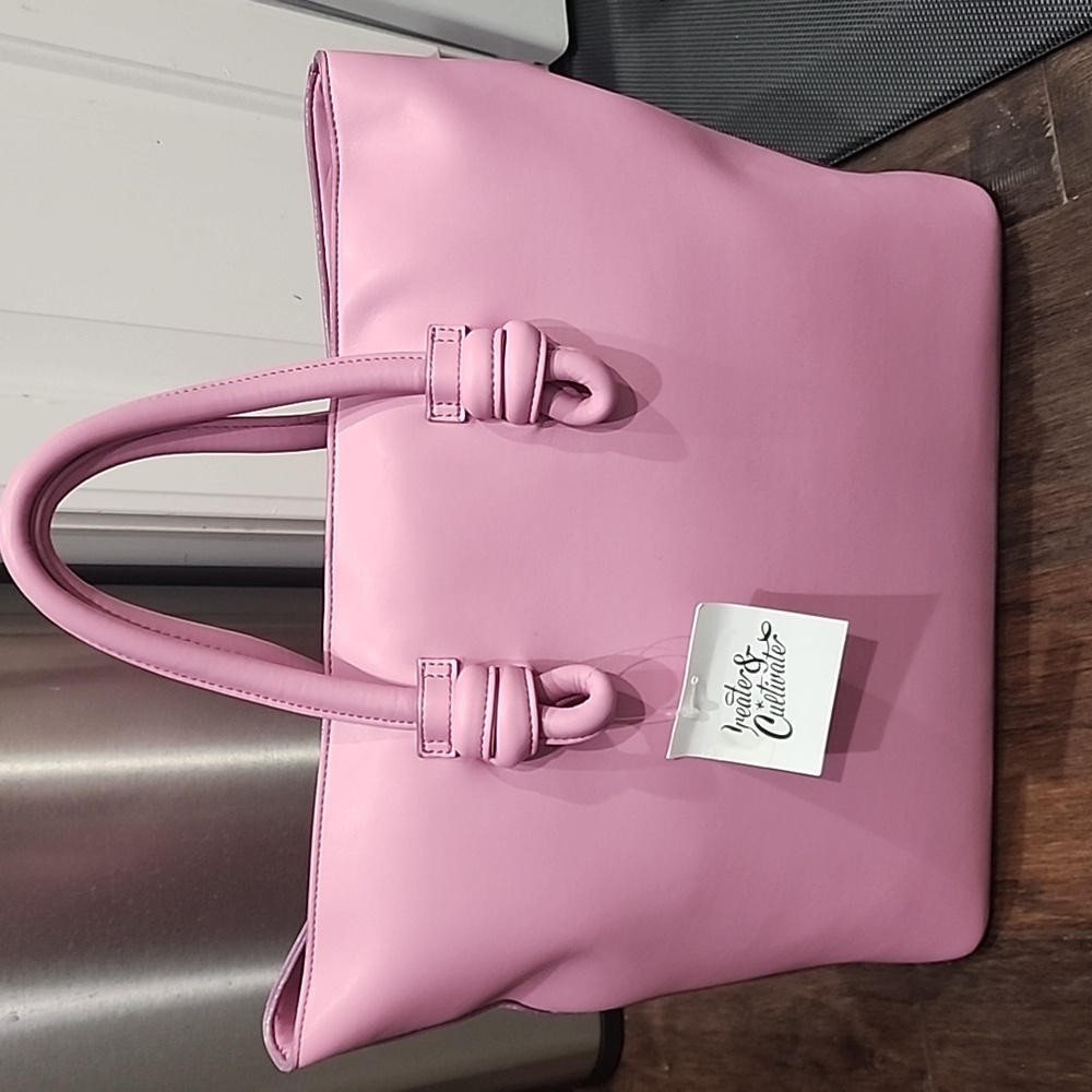 Créater & Cultivater Essential tote new with tags!!Convertible vegan leather